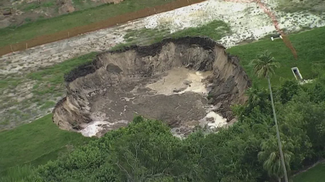 Foot Wide Lakeland Sinkhole Gets Larger Sheriff Says