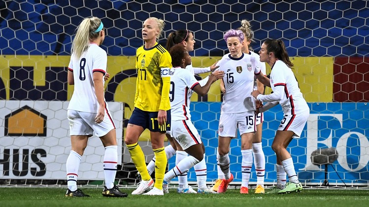 Megan Rapinoe's penalty kick gives US 1-1 draw with Sweden