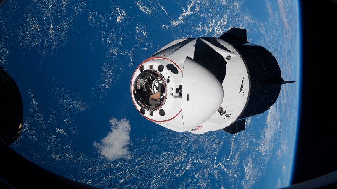 SpaceX toilet busted: Crew to wear diapers for trip home ...