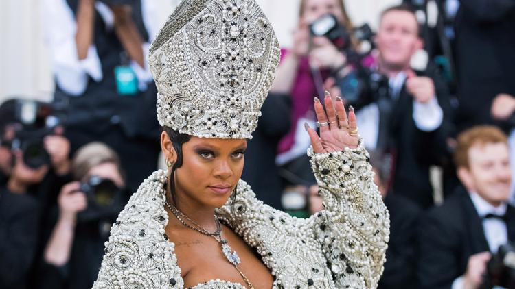 Despite rumors, Rihanna will headline the next Super Bowl halftime show