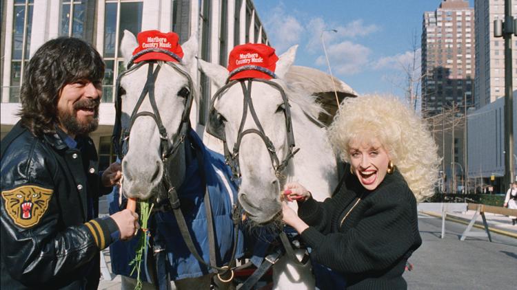Dolly Parton’s Niece Reacts to Nashville Airport Tribute Honoring Her Aunt