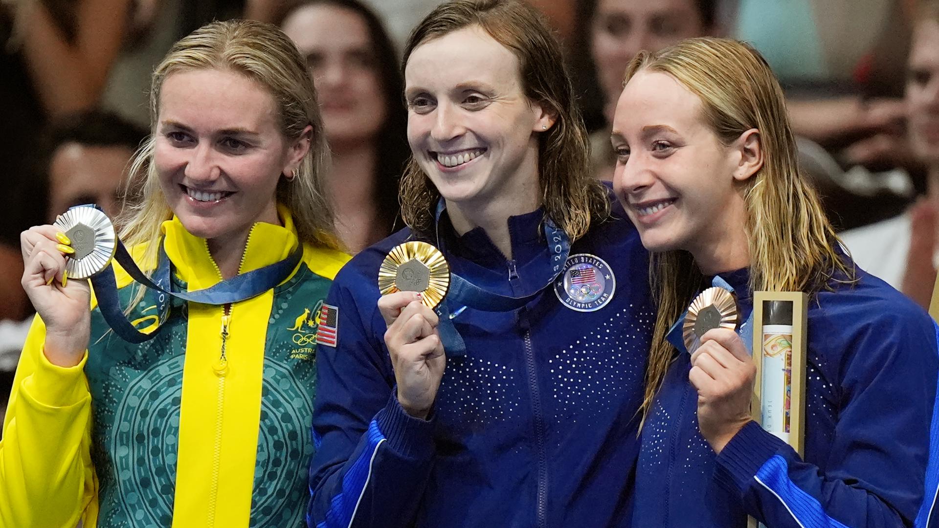 Katie Ledecky gets another historic win in 800m freestyle final