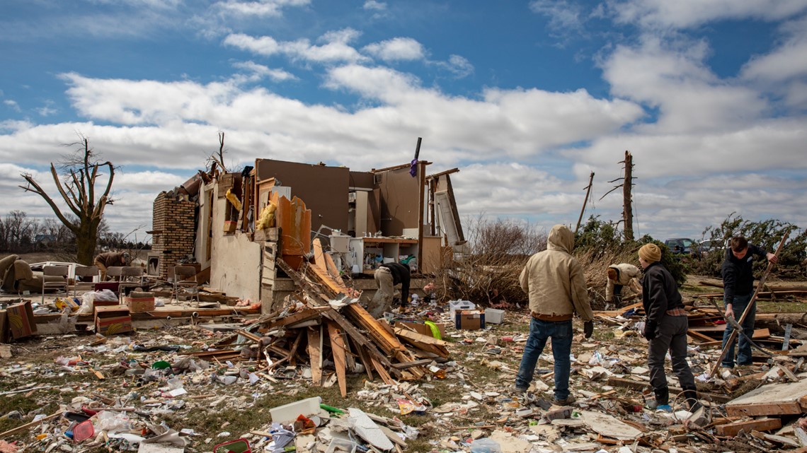 Arkansas, Illinois, Indiana tornadoes: 27 dead, dozens injured - Vimarsana News