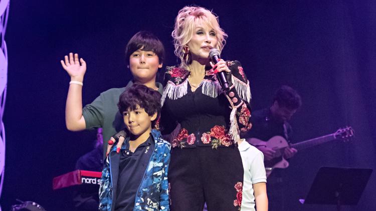 Dolly Parton’s Niece Reacts to Nashville Airport Tribute Honoring Her Aunt