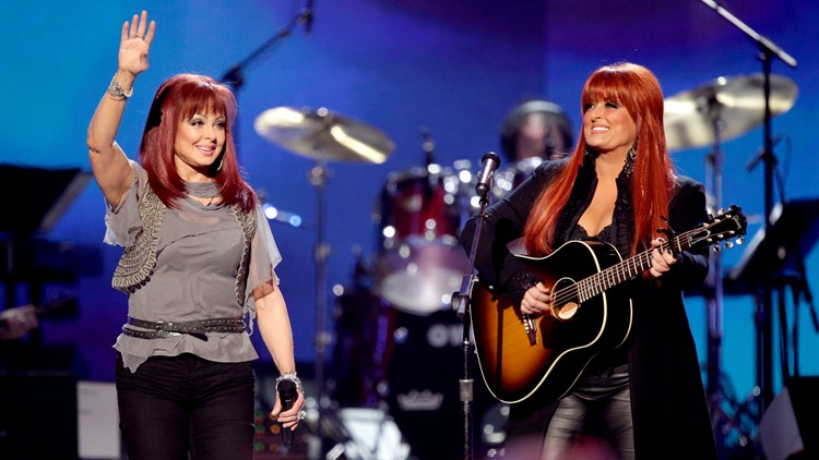 'I’m sorry that she couldn’t hang on until today' | Naomi Judd inducted into Country Music Hall of Fame