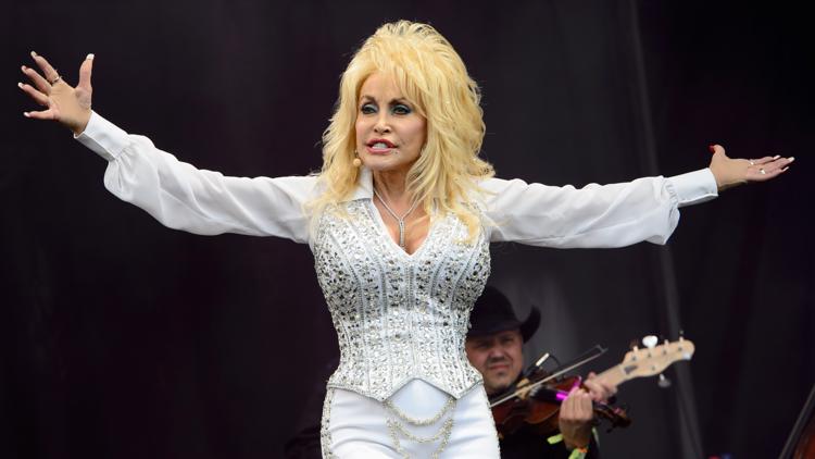 Dolly Parton’s Niece Reacts to Nashville Airport Tribute Honoring Her Aunt