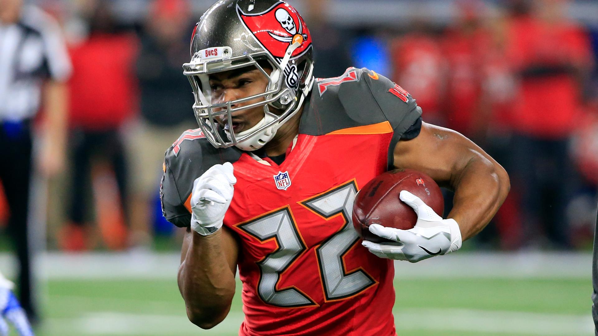 Former NFL star Doug Martin dies at 36 | firstcoastnews.com