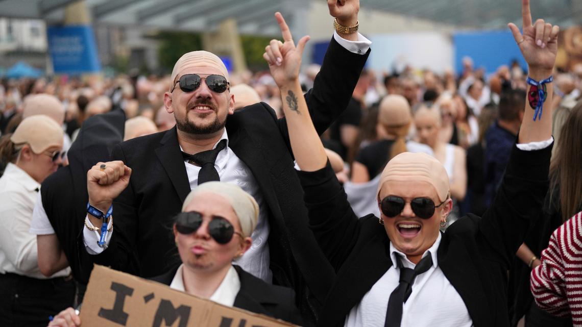 Pitbull aims for Guinness World Record for largest gathering of people wearing bald caps