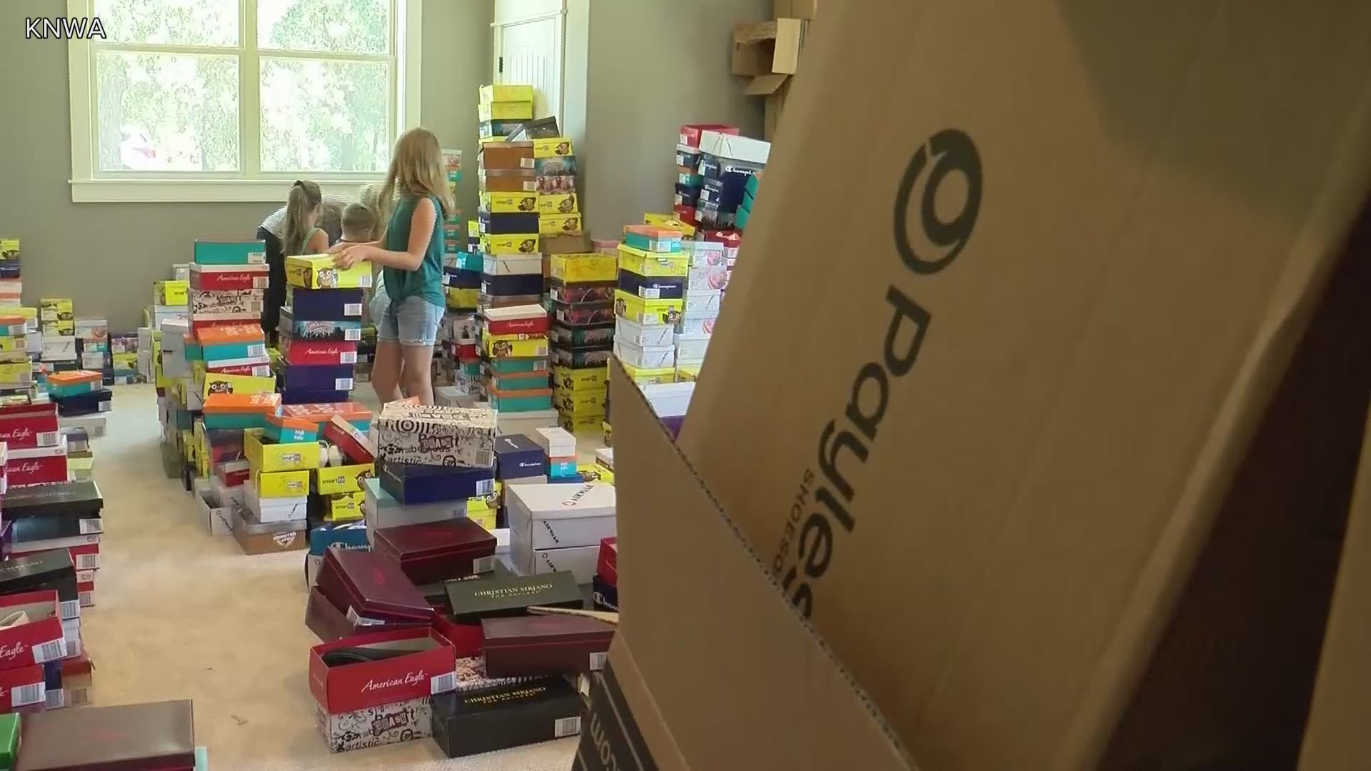 An Arkansas mom took advantage of the going-out-of-business deals at her local Payless shoe store—all to benefit people in need in her community. She ended up buying 1,500 pairs of shoes.