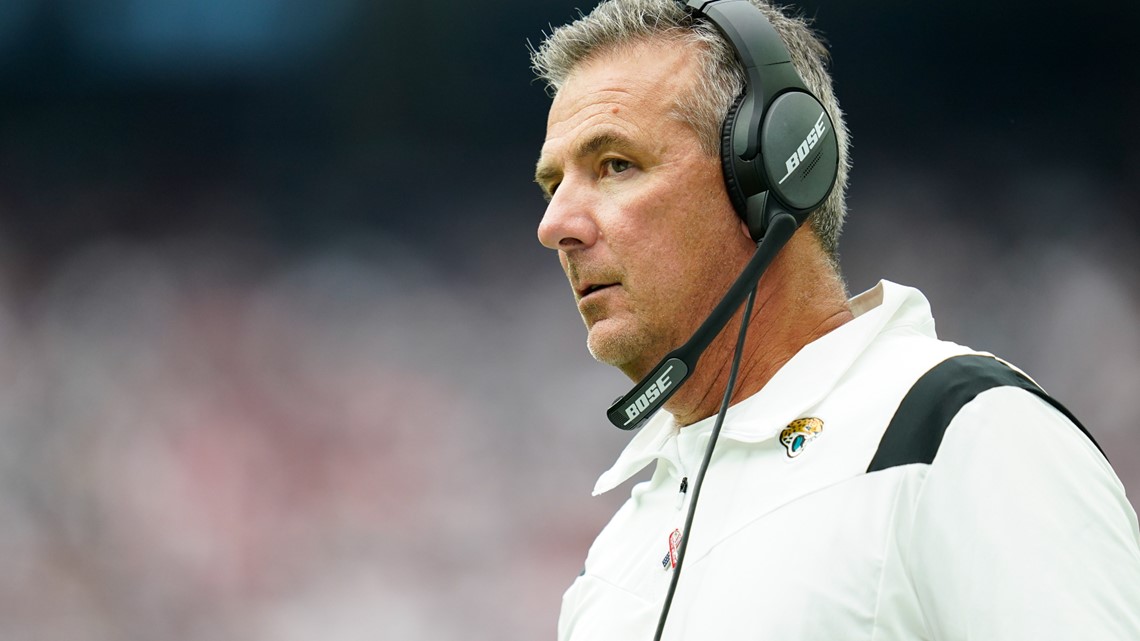 Jacksonville Jaguars coach Urban Meyer not interested in leaving NFL for  college football jobs, source says - ABC7 Chicago