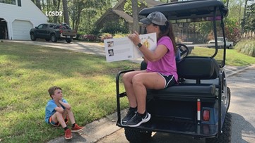 Lexington County Teacher Travels On Golf Cart To Read To Students Firstcoastnews Com