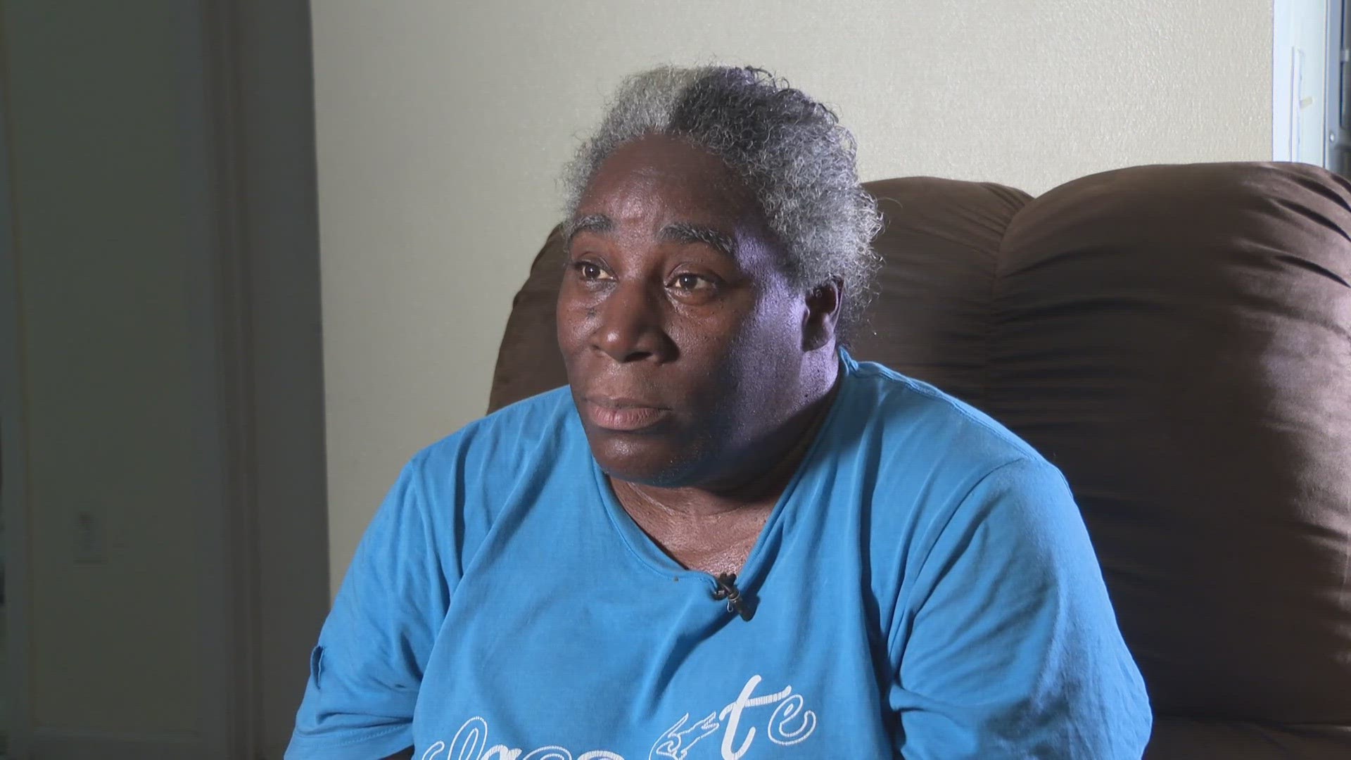 Ask Anthony is working to help a woman who has been living at Jacksonville apartment complex without air conditioning for 6 weeks.