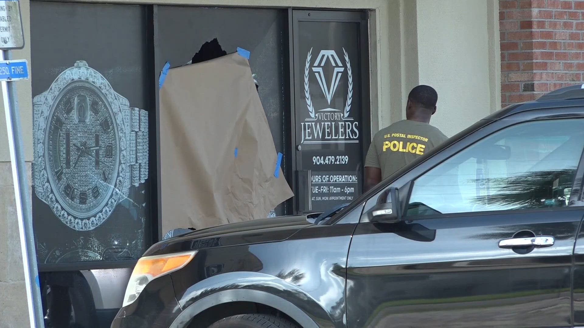 FBI executes search warrant at Jacksonville jewelry store; man seen ...