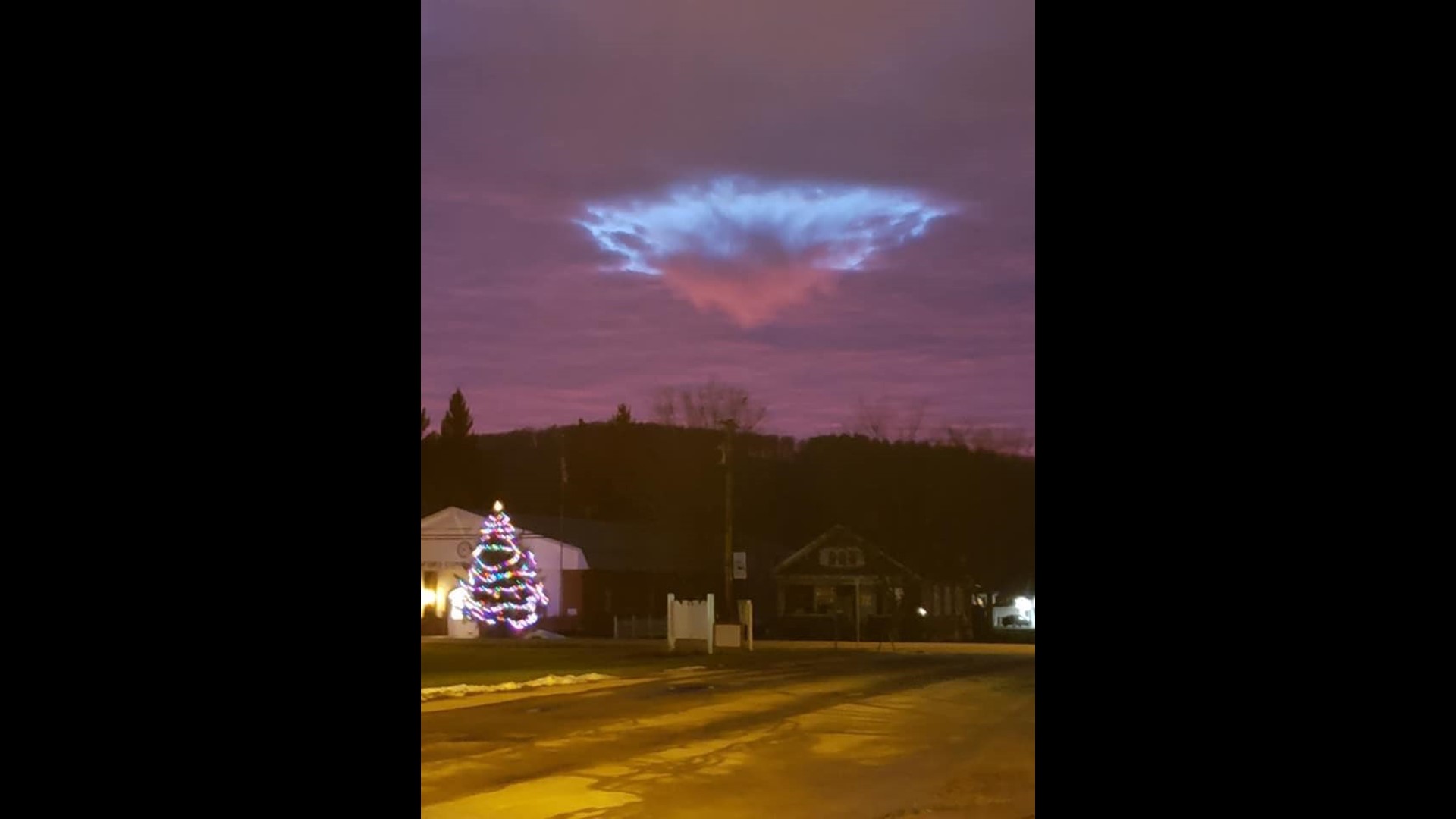 Unusual image seen in the sky this week Is it aliens?