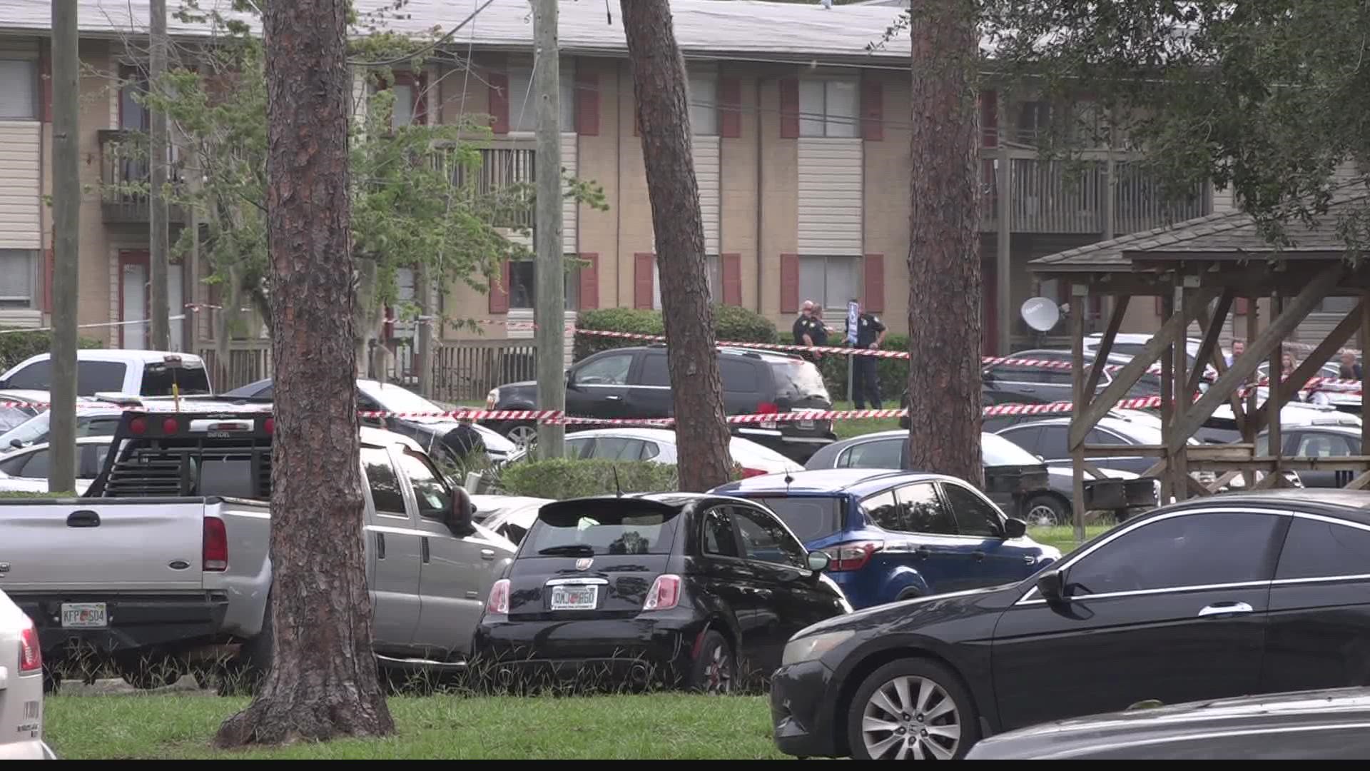 Man found dead in Jacksonville parking lot