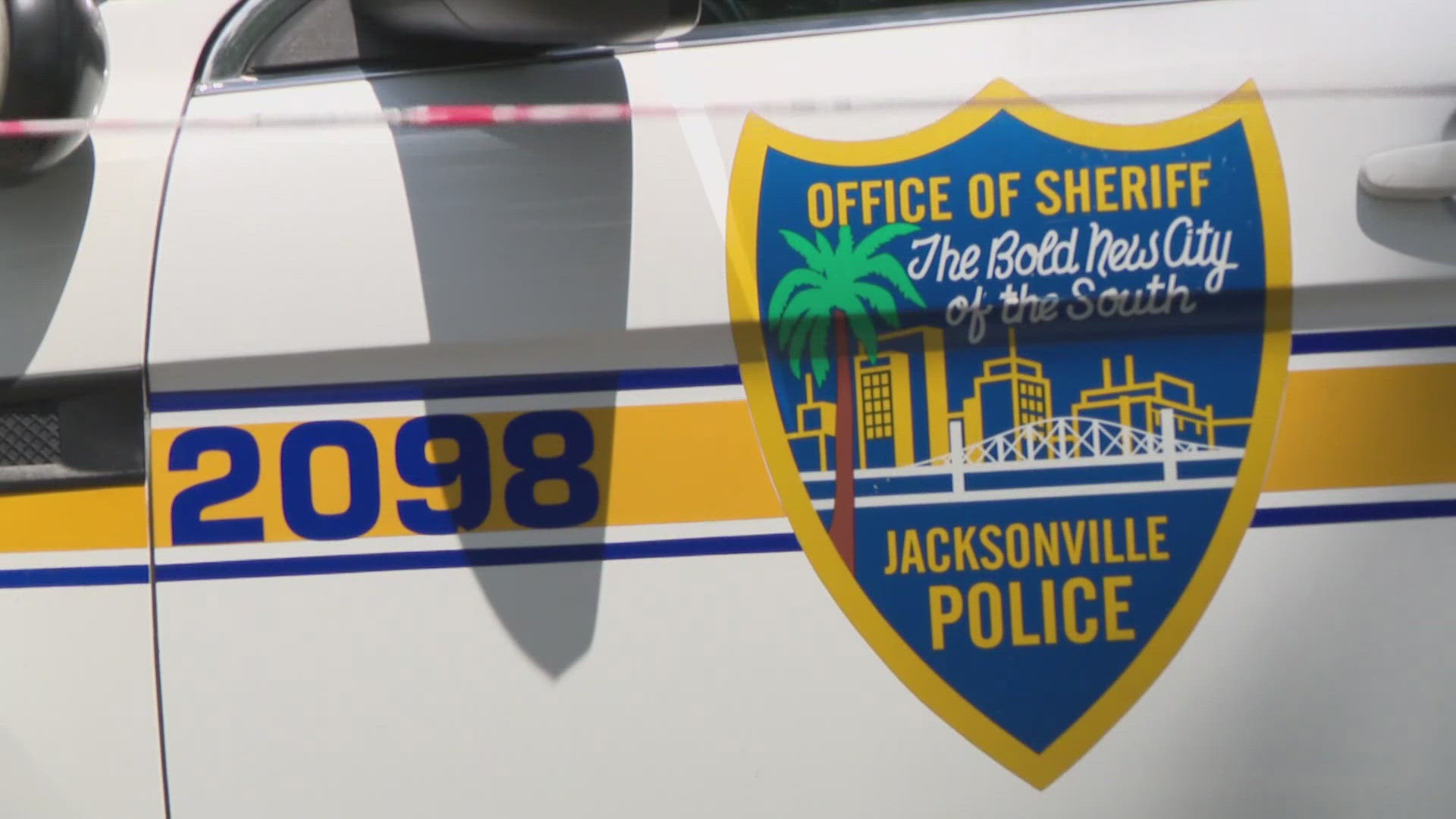 The Jacksonville Sheriff's Office says officers were able to establish a perimeter around the apartment complex which led to "three or four" people being detained.