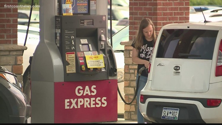 AAA: Drop in gas prices slows but continued decline is good for holiday travel