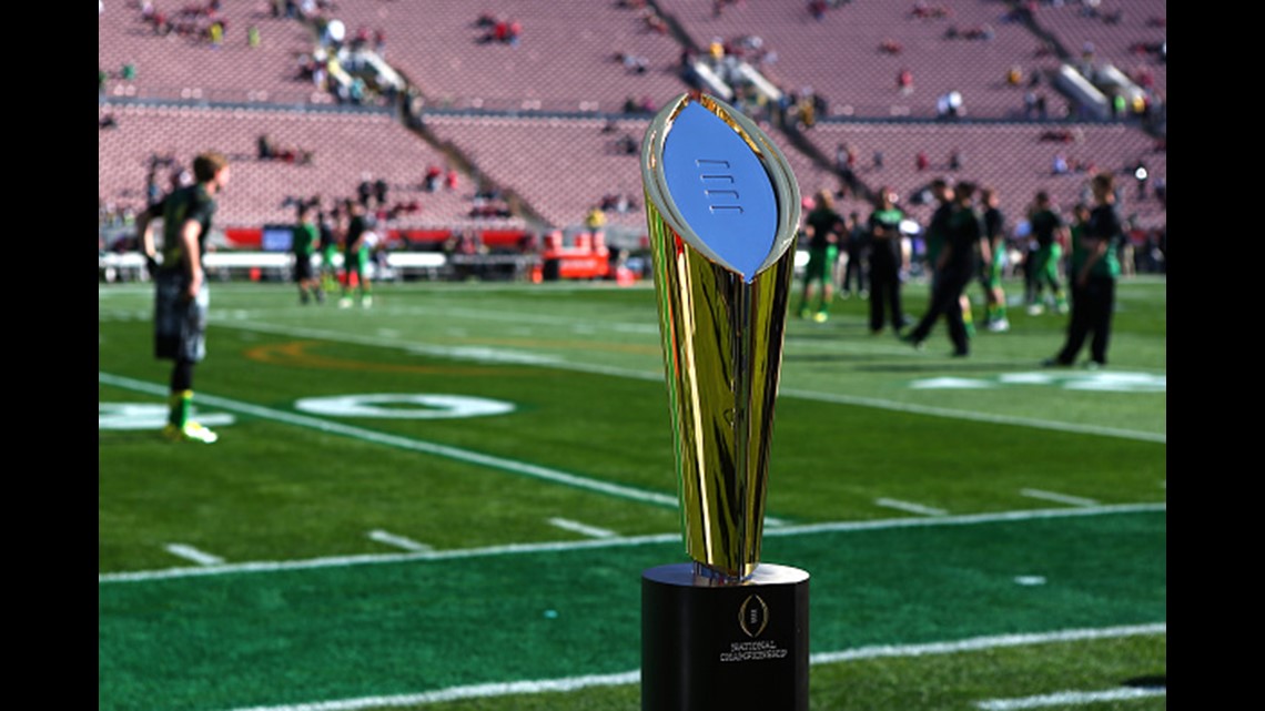 Notre Dame or Texas A&M? College Football Playoff committee facing