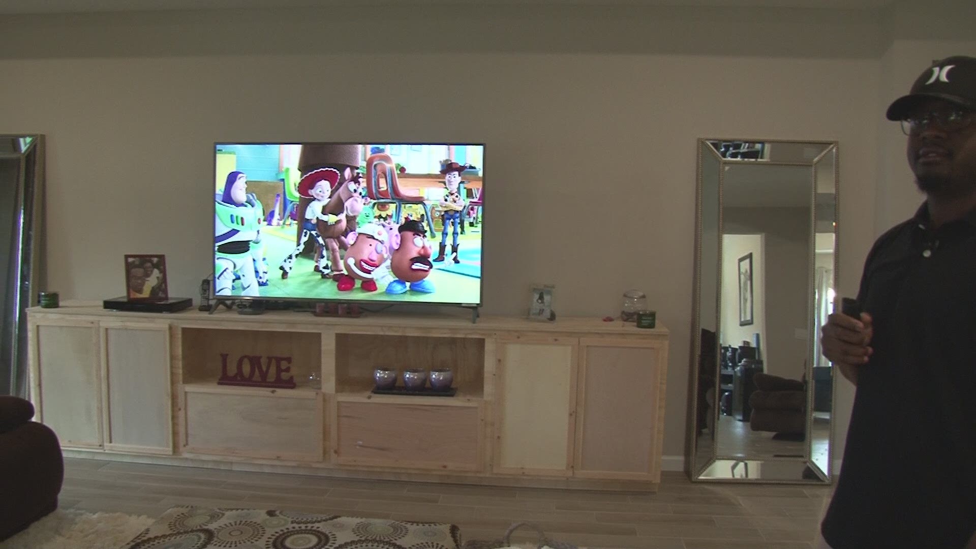 Local man gives First Coast News a tour of smart home