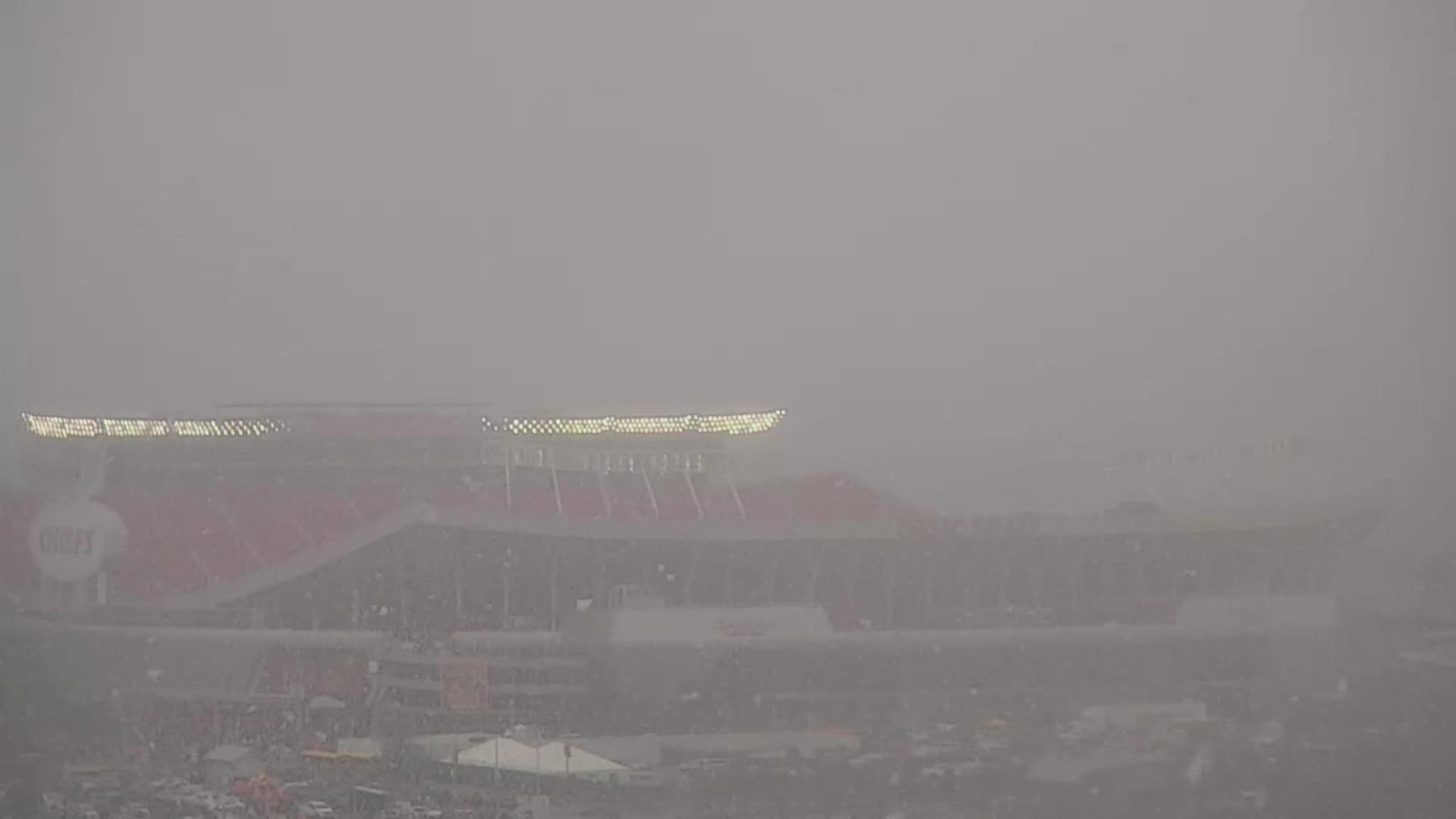 Snow coming down on Arrowhead ahead of the Jags v. Chiefs!