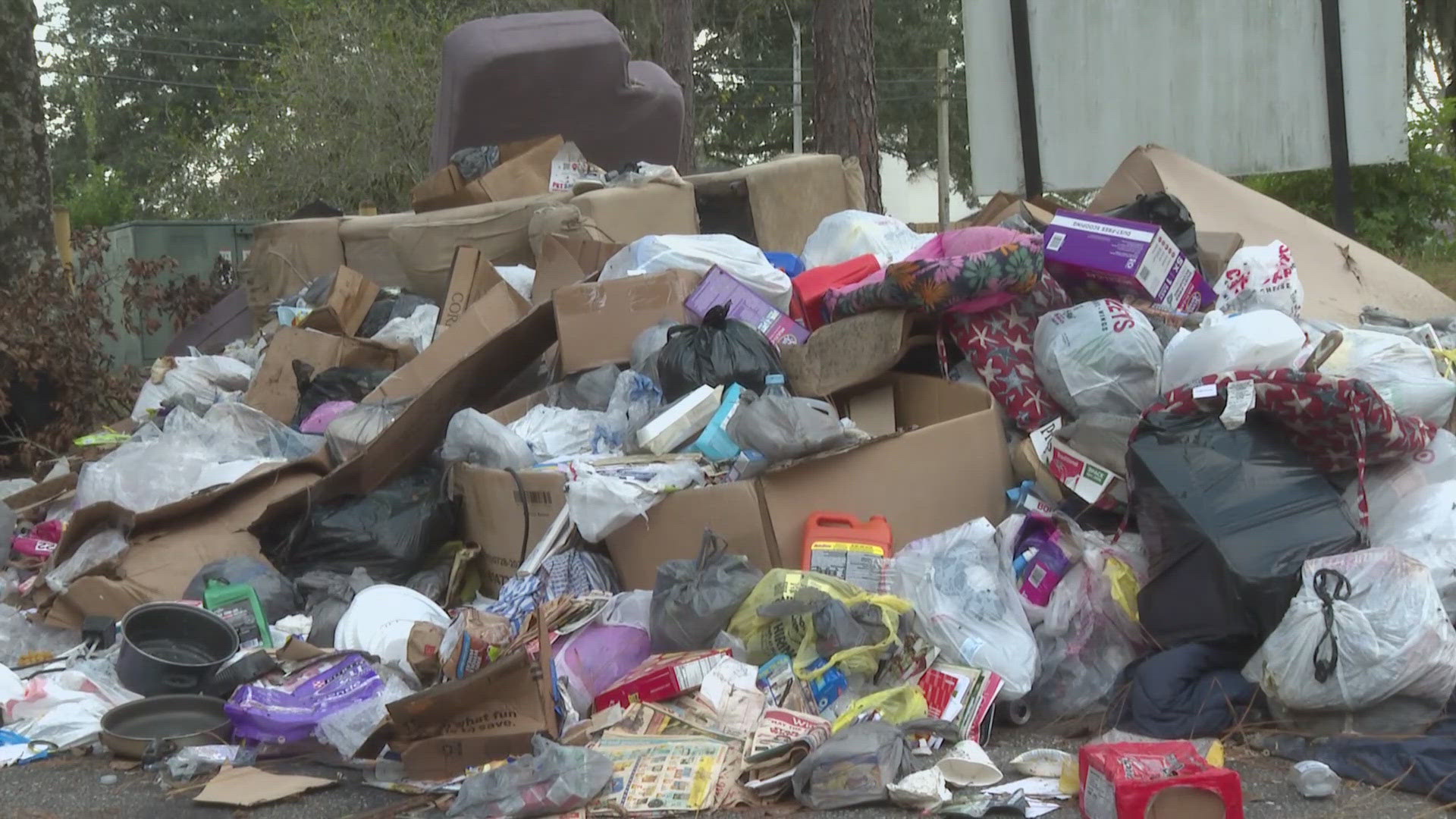 Residents at the Villas at the Woodlands in Jacksonville are concerned about overflowing trash in their apartment complex.