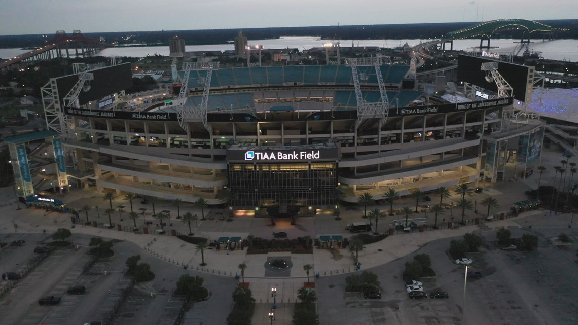 TIAA Bank Field (Jacksonville Municipal Stadium) –