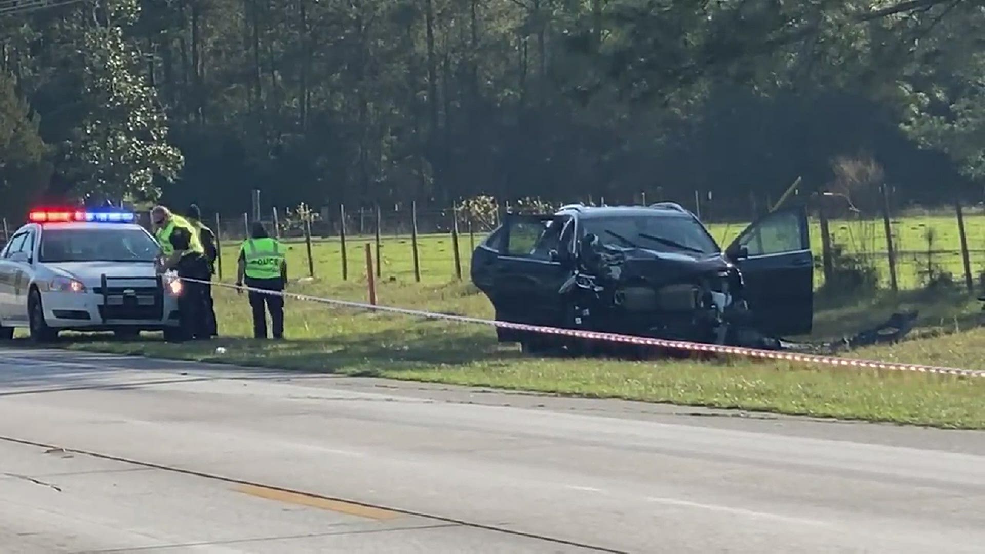 At Least 1 Injured After Car Crashes Into Pole In Southwest Jacksonville Firstcoastnewscom