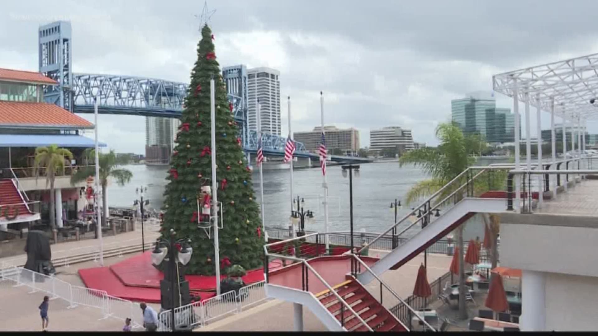 A year of violence, uncertainty and empty stores faces a rough end for Jacksonville Landing businesses.