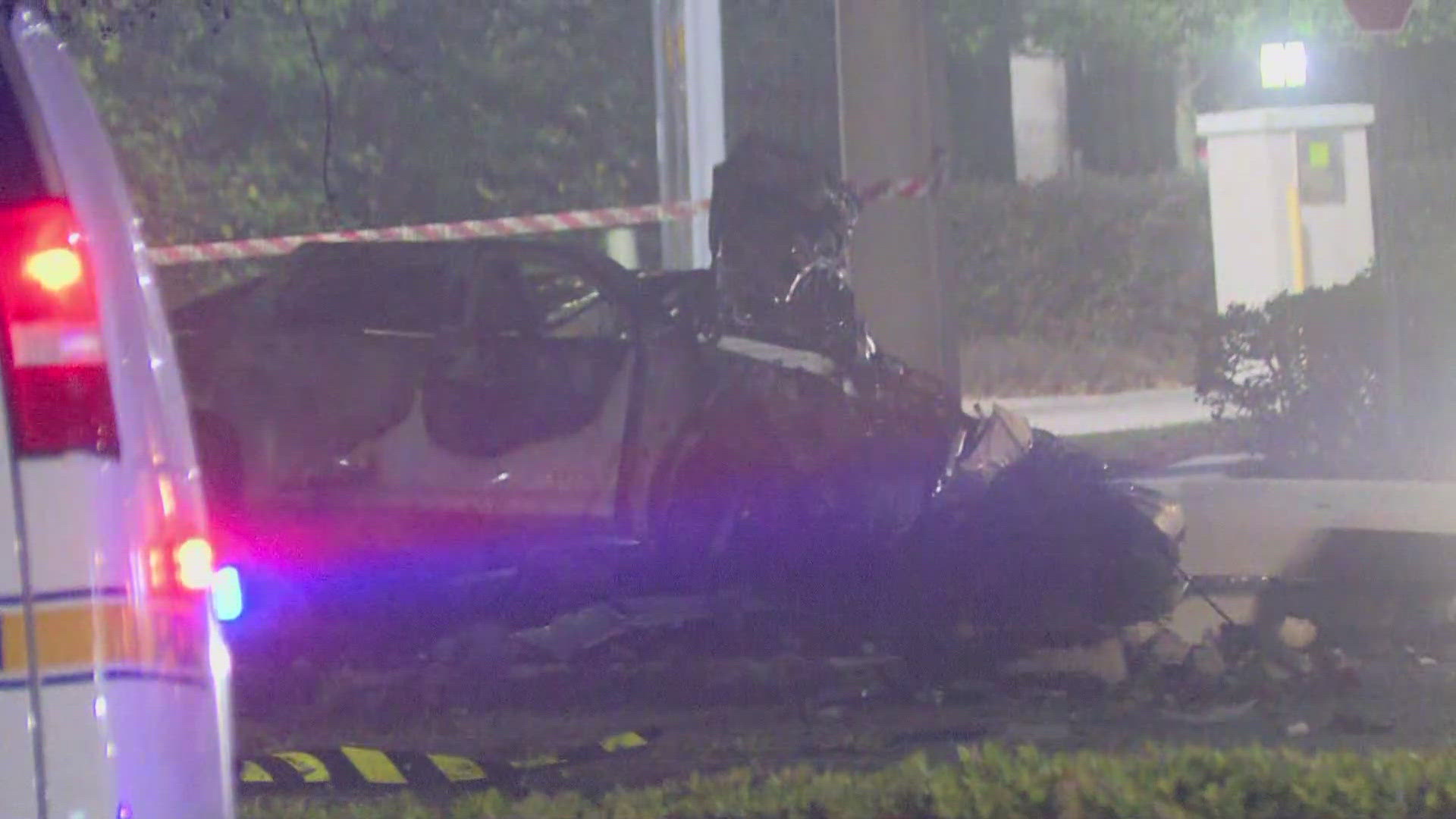 JSO: Driver killed after striking light pole in Lakewood Starbucks ...