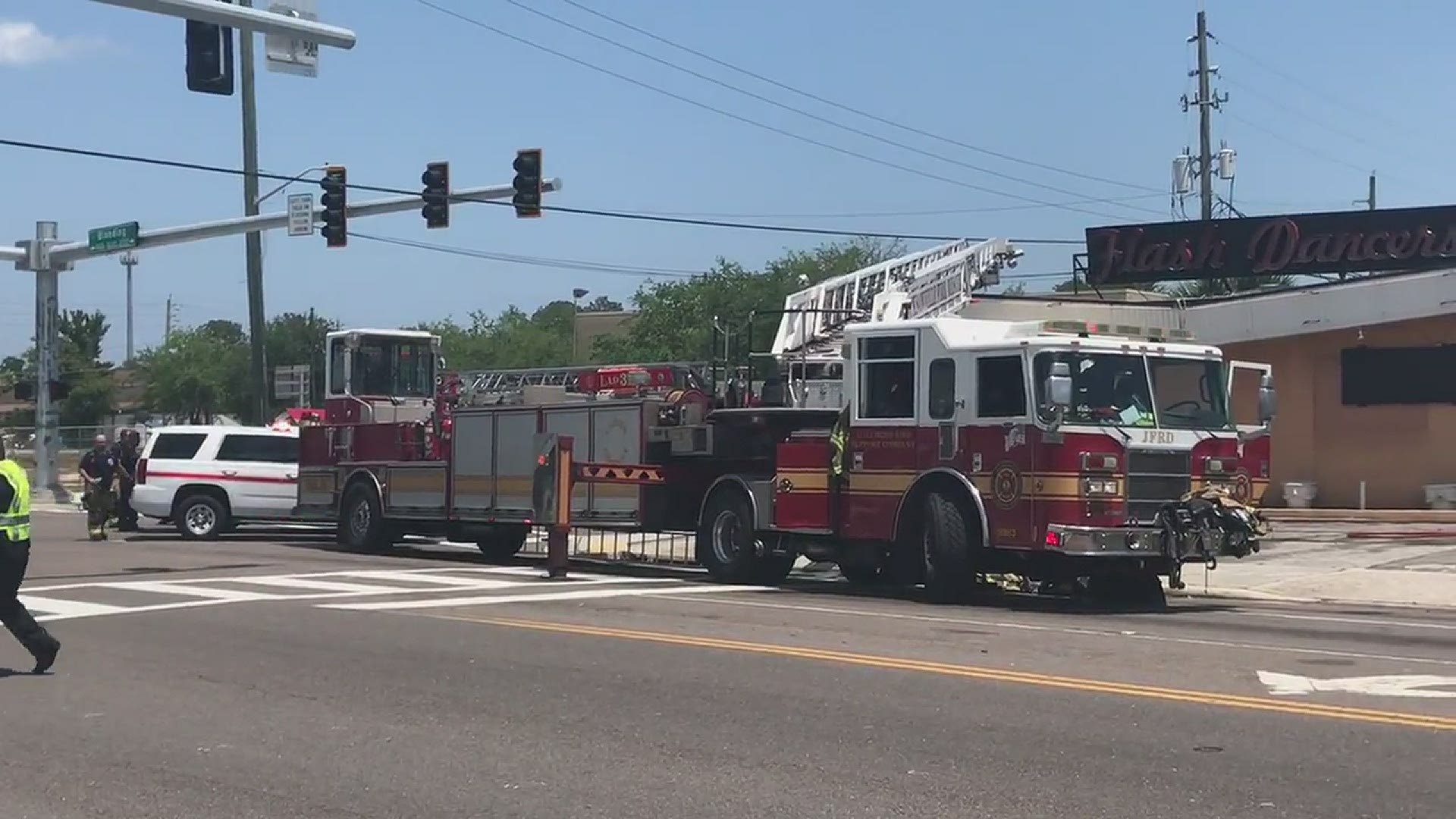 A fire started on the roof of Flash Dancers on Blanding Boulevard Monday afternoon, according to Jacksonville Fire Rescue Department. No one was hurt.
Credit: Mike Bunker
