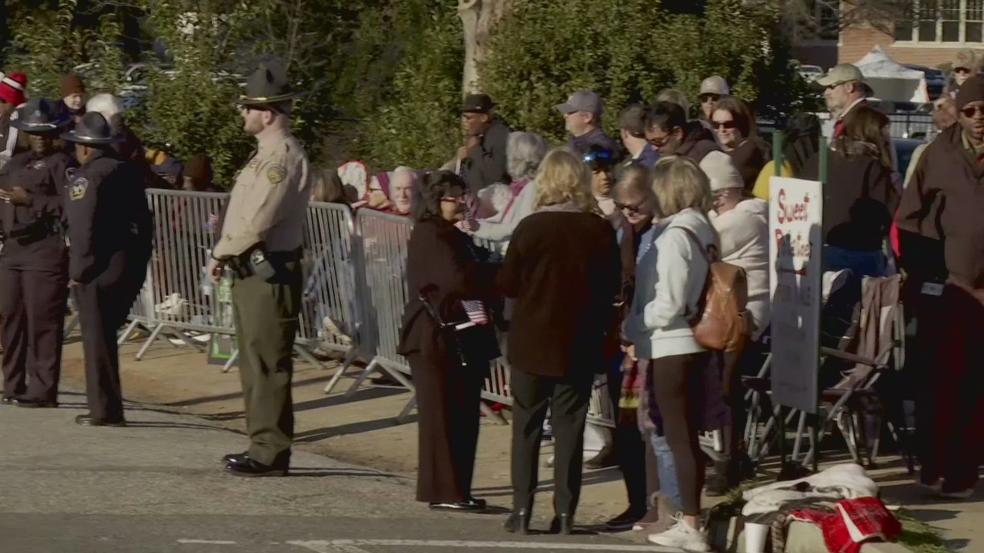 'Job well done, Mr. Carter': Hundreds line streets of Plains, GA to pay ...