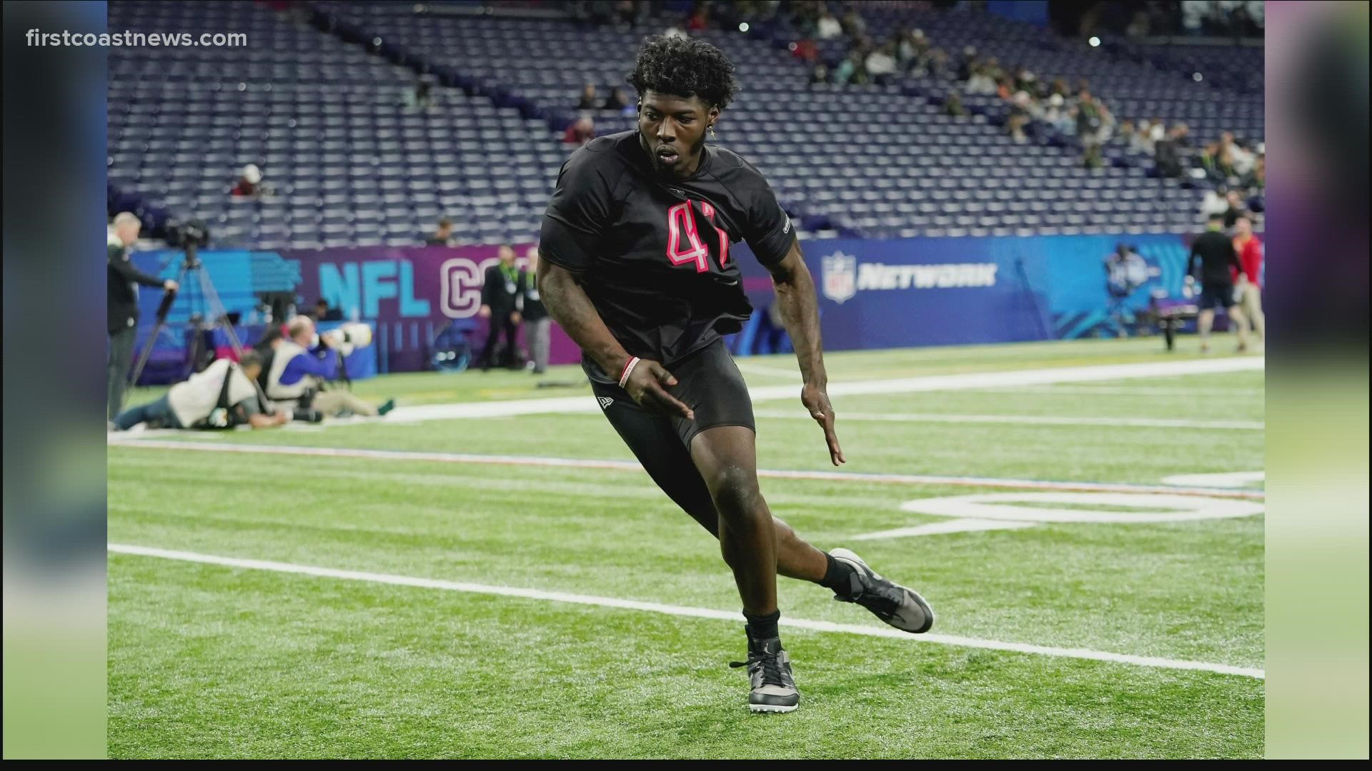 Myjai Sanders Scouting Report: 2022 NFL Draft, EDGE, Cincinnati - The  Falcoholic