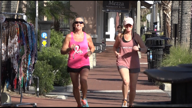 Dozens of 'streakers' return to the DONNA Marathon