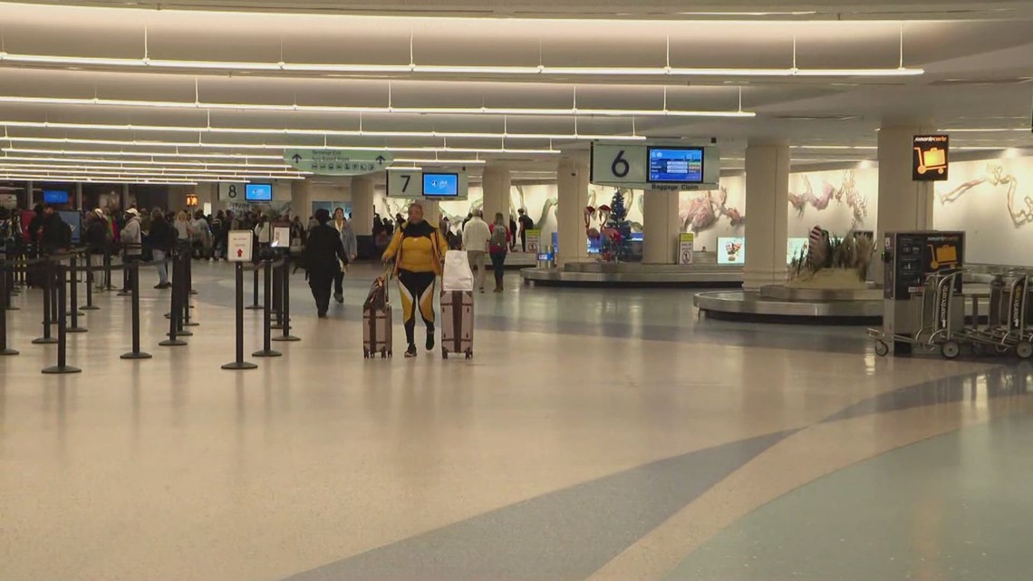 Christmas travel ramping up at Jacksonville International Airport | firstcoastnews.com