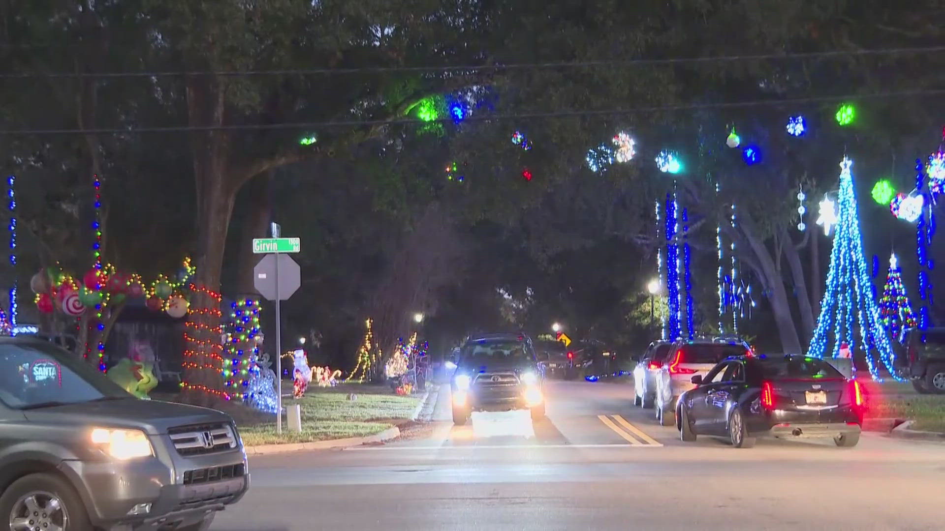 'I think it's a shame': Jacksonville residents upset over Girvin Road  holiday light scam, image size:1920x1080