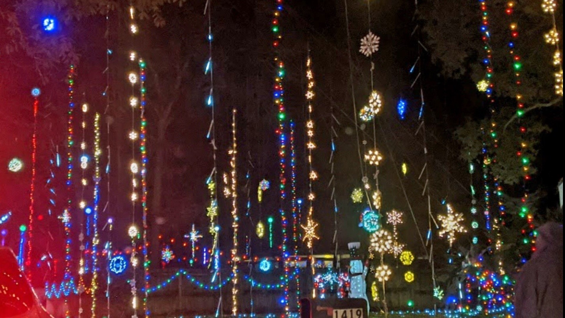 Blackhawk Bluff/Girvin Road holiday lights display in Jacksonville