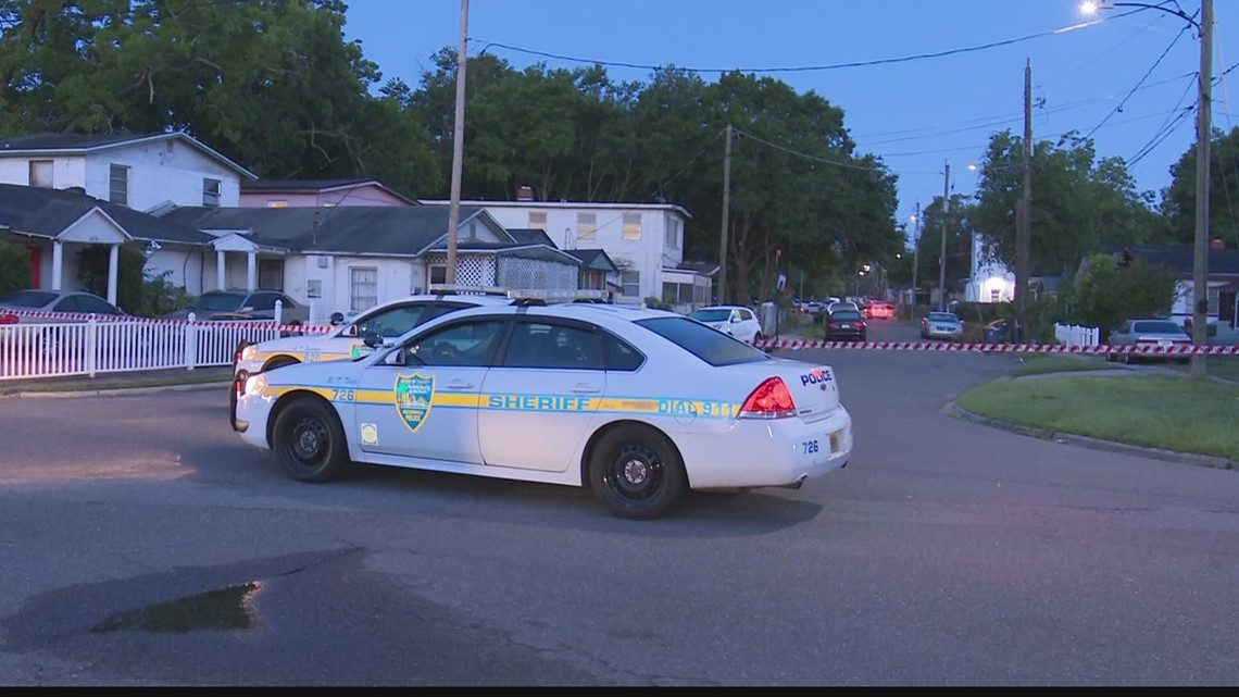 Florida law enforcement respond to 3 shootings, 1 stabbing - Vimarsana News