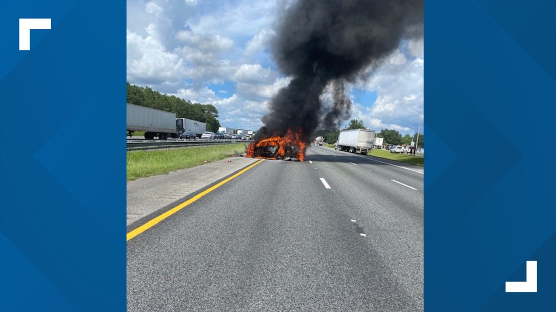 Mother, child saved from burning car by Good Samaritans