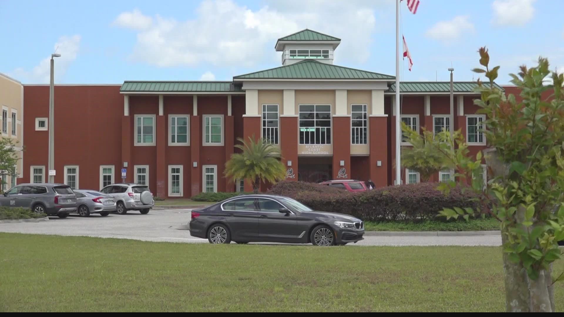 Jacksonville school adds gender-neutral title to prom court.