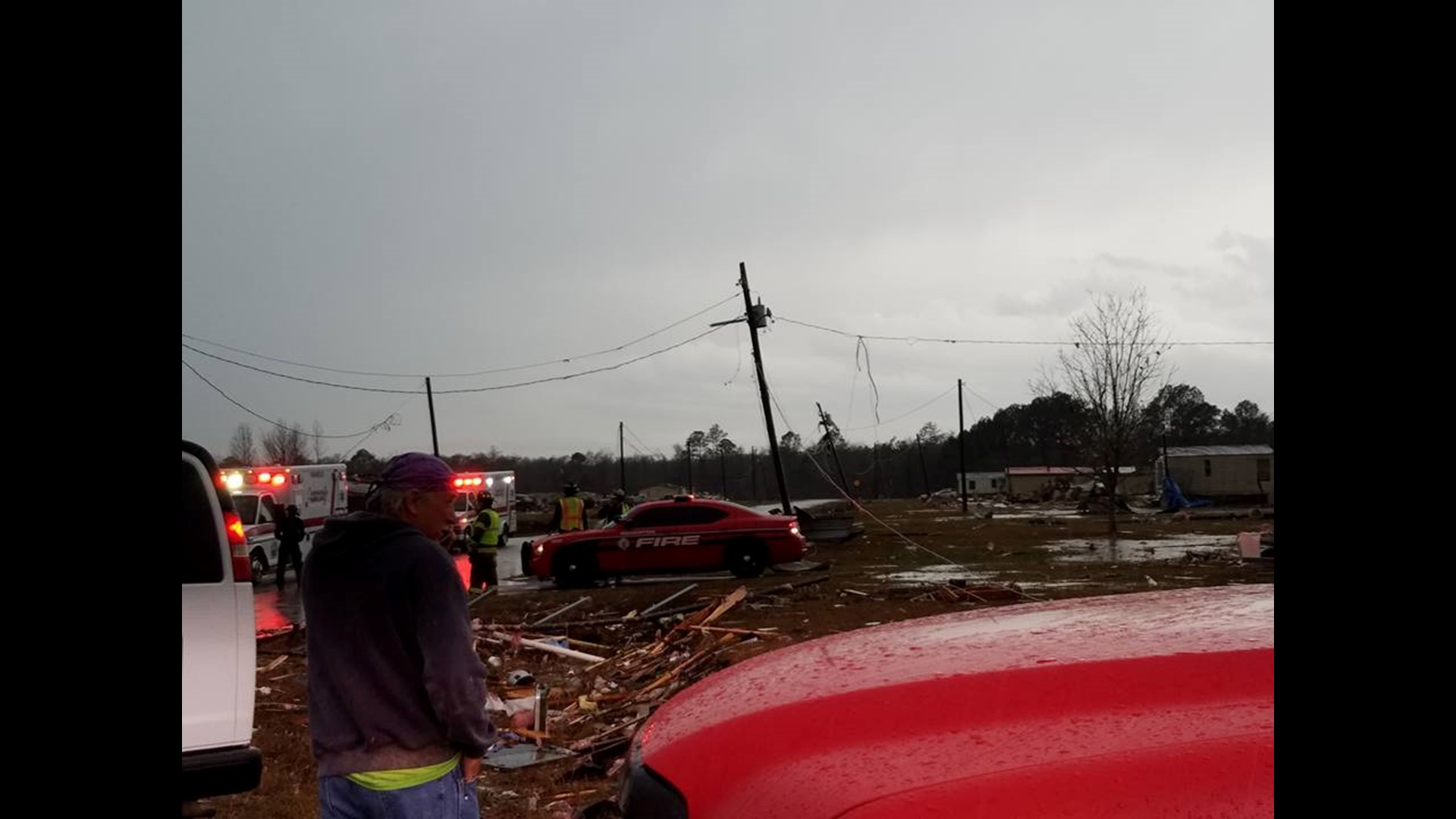 Seven killed, 5 missing in tornado in Adel, GA