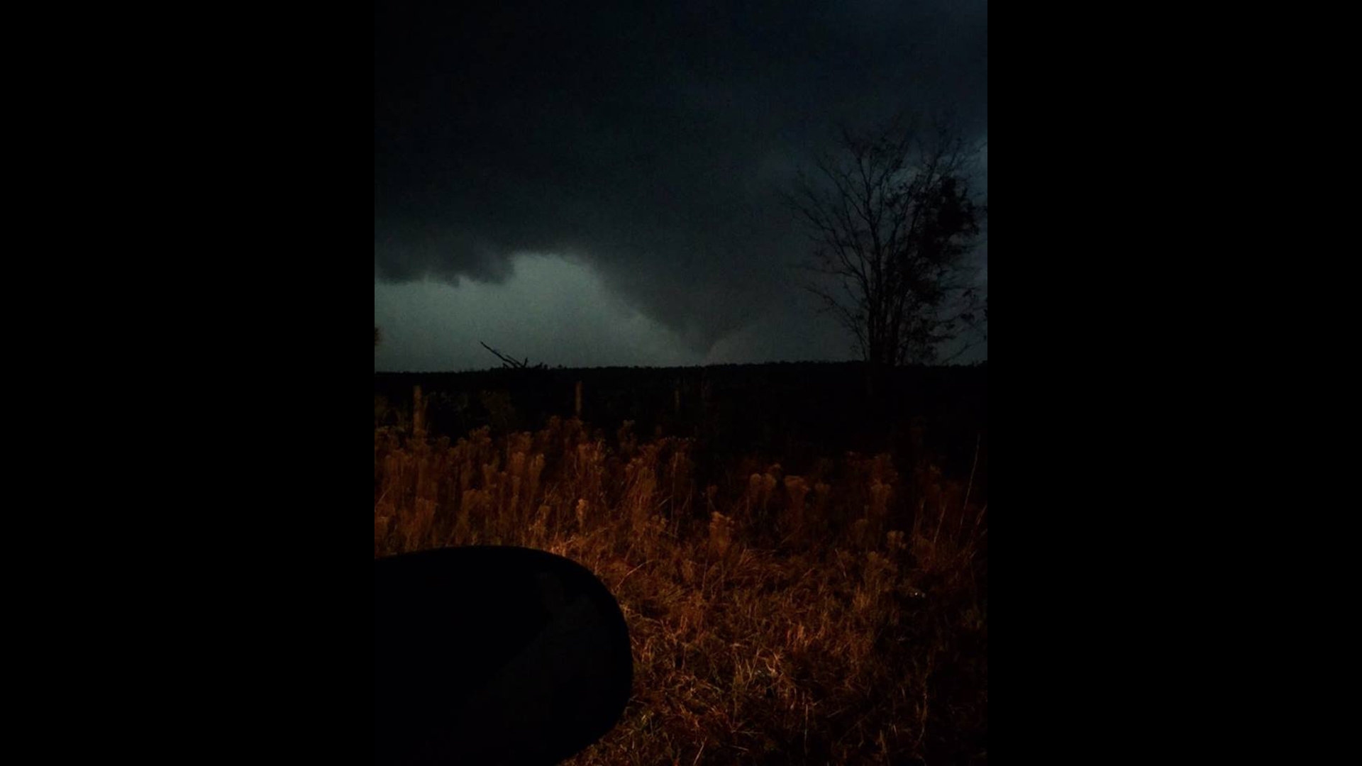 Seven killed, 5 missing in tornado in Adel, GA