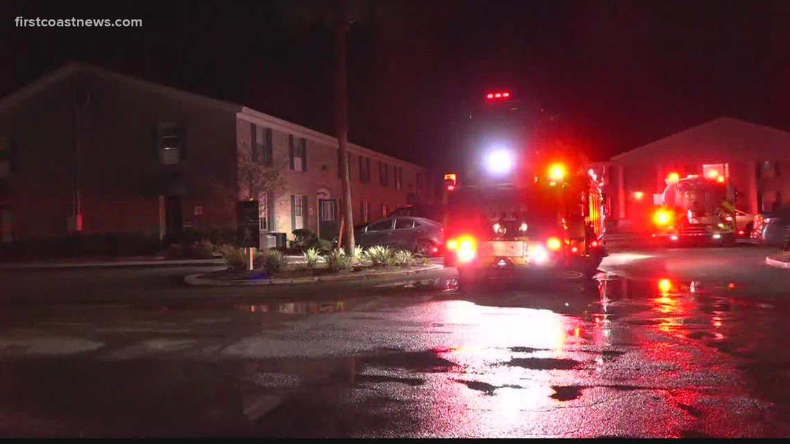 Jacksonville Heights Apartments fire intentionally set, displacing 2