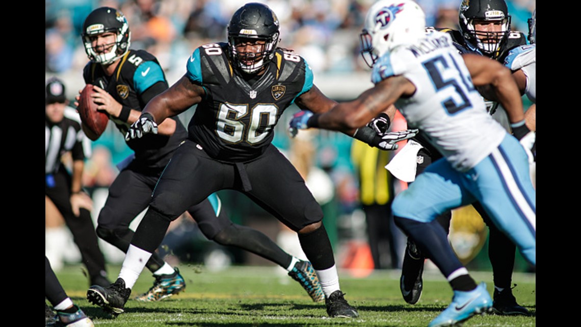 Jaguars bring back offensive tackle Josh Wells