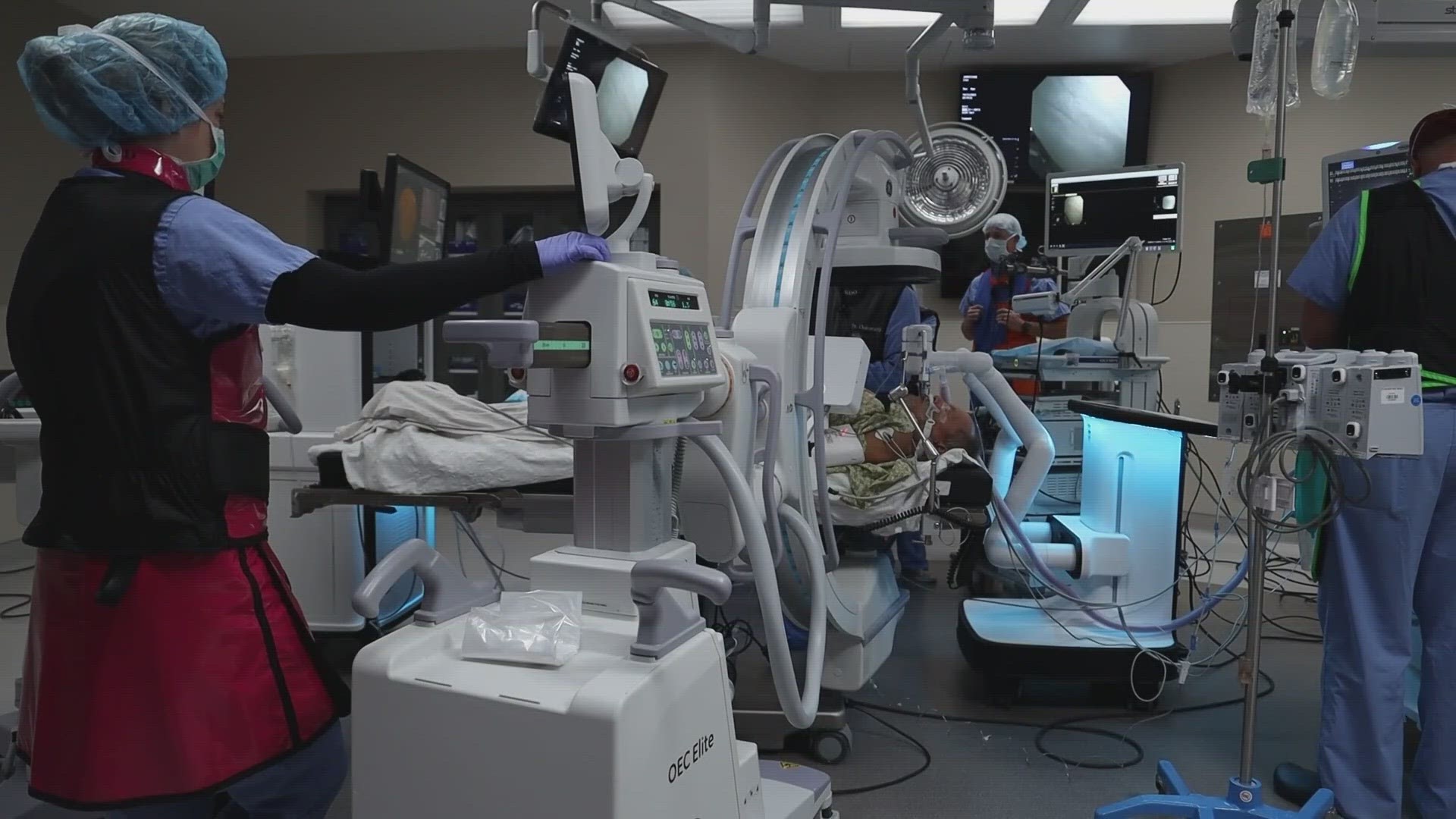 More than 100,000 Americans will die from lung cancer this year, but the team at HCA Florida uses a new robotic method to find tumors faster and further in the lung.