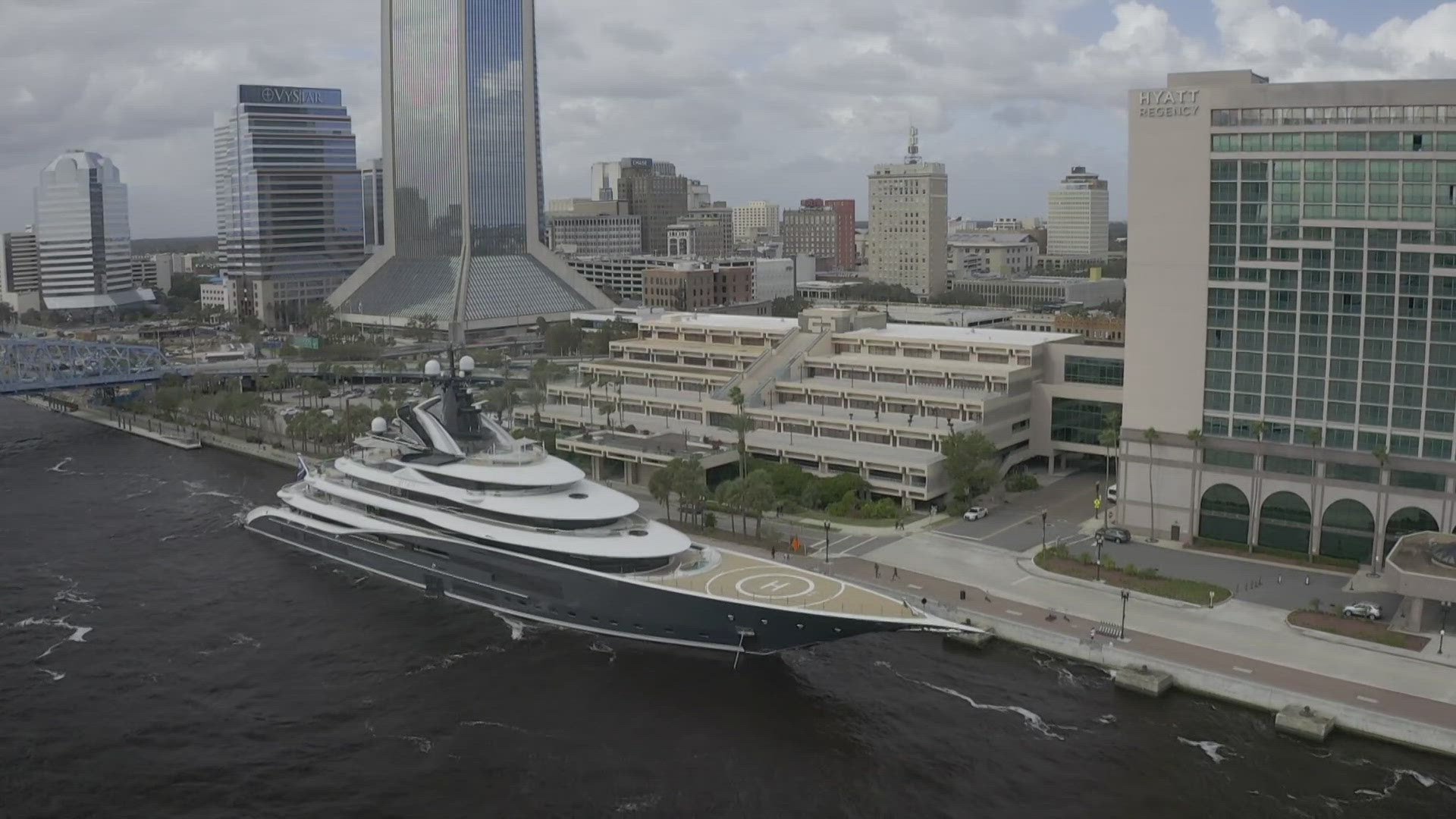 Whoa! Jacksonville Jaguars owner Shad Khan parks new 315-foot megayacht ...