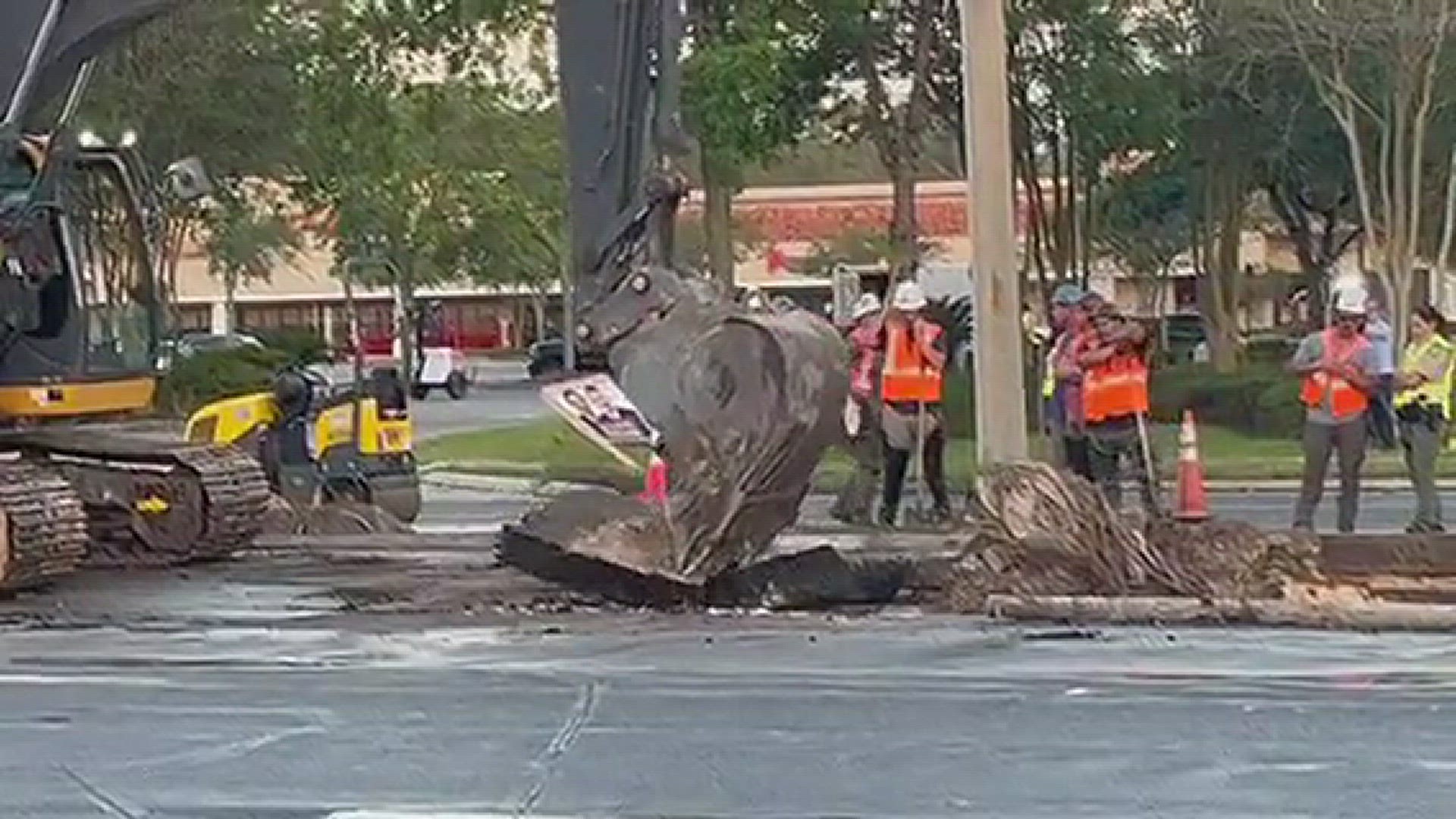 San Jose Boulevard water main repairs continue to cause traffic delays.
Credit: Renata Di Gregorio