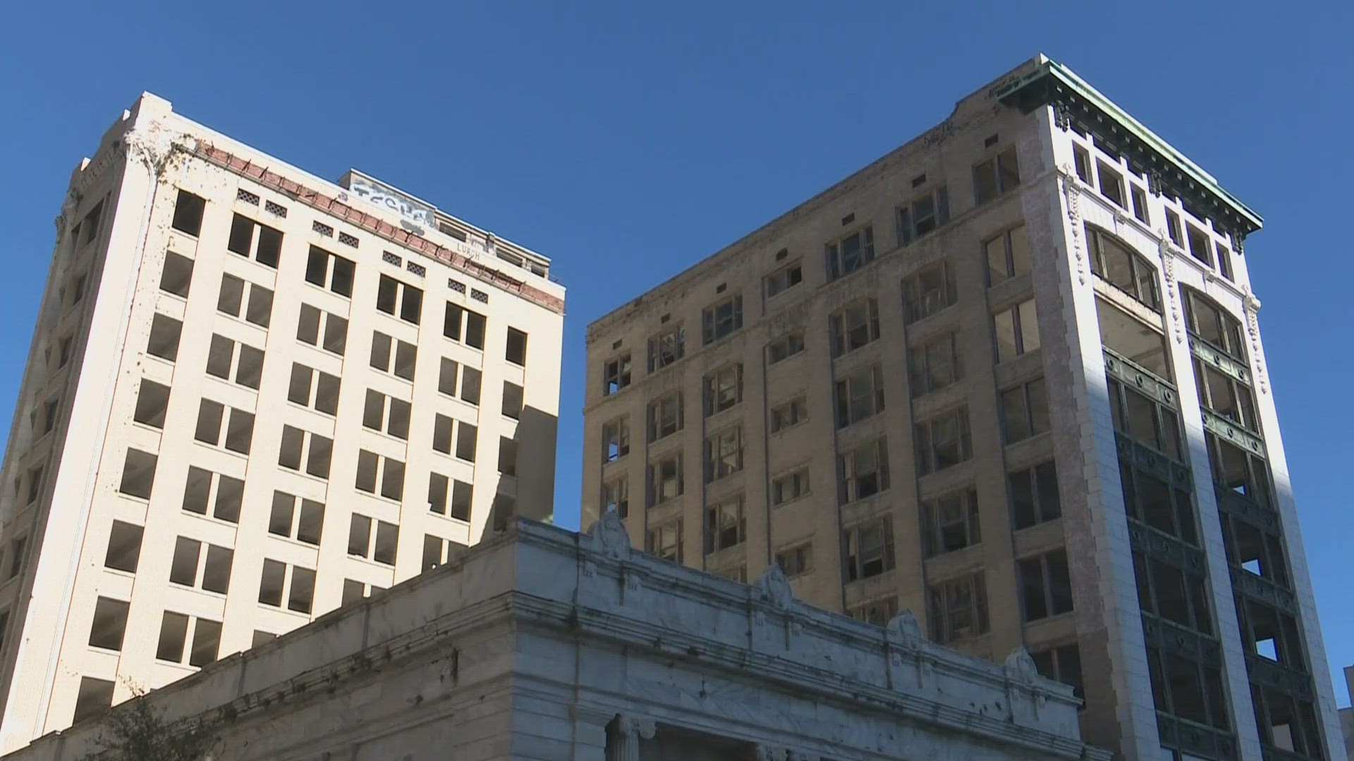 Jacksonville City Council is meeting with developers Thursday to discuss plans to revamp the downtown connected buildings known as the "Laura Street Trio."