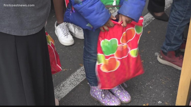 Community groups deliver Christmas gifts to Title 1 schools, help families fight inflation