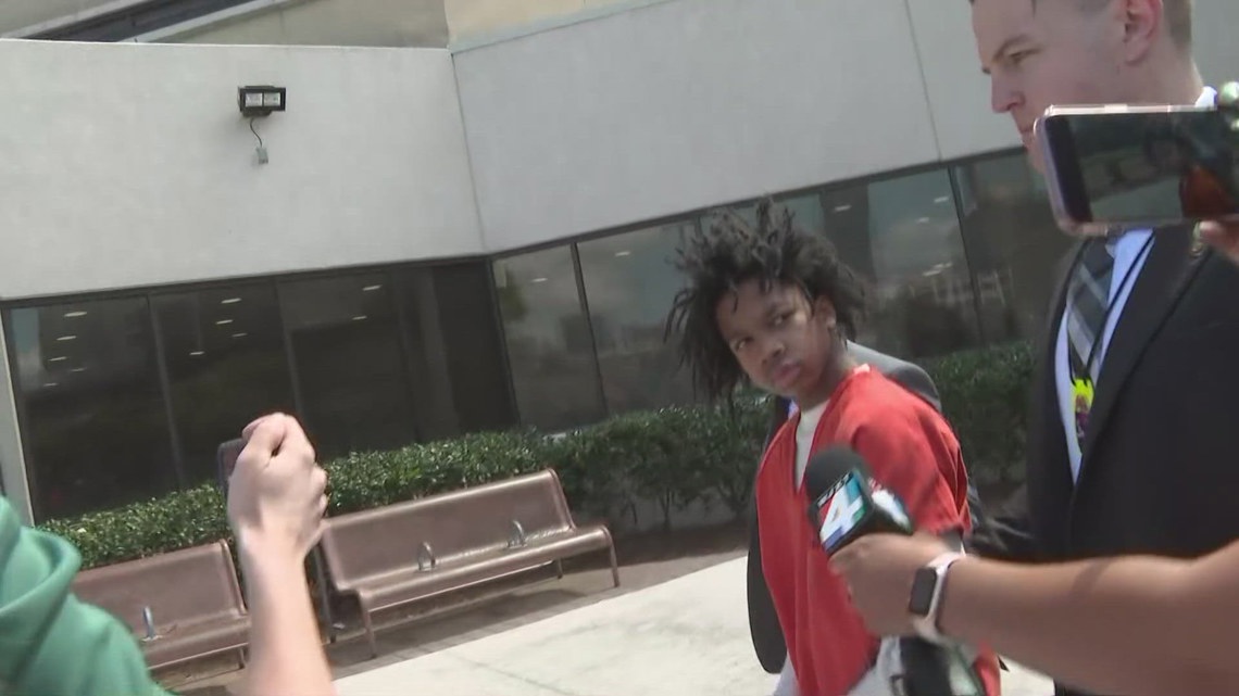 Teen accused of shooting and killing 7-year-old escorted to jail ...