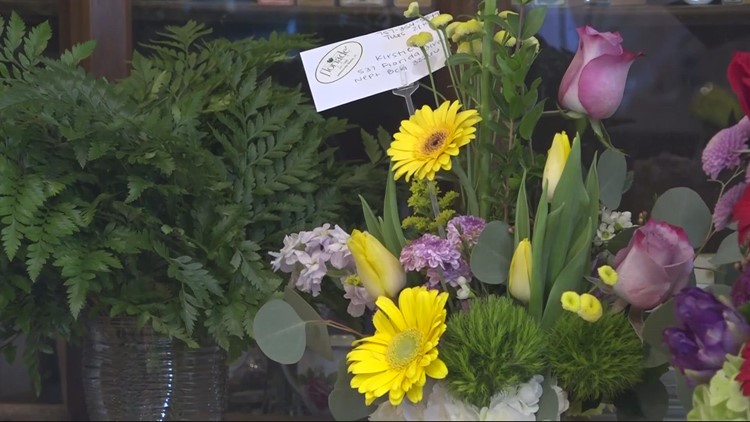 Jacksonville Beach florist delivers more than 1000 flowers for Valentine's Day